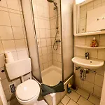 Apartament Fuer 3 Gaeste Kostenlose Parkplaetze Und Lift *